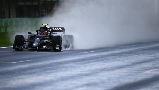 Pierre Gasly in azione in Turchia nelle FP3 sul bagnato