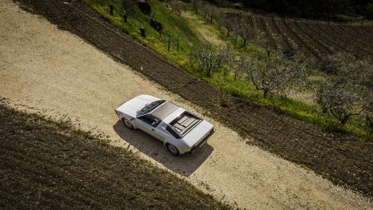 Lamborghini Jalpa raggiungeva la velocità massima di 248 Km/h e fu la diretta progenitrice della Gallardo, arrivata nel 2003