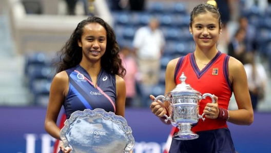 Leylah Fernandez e Emma Raducanu. Afp