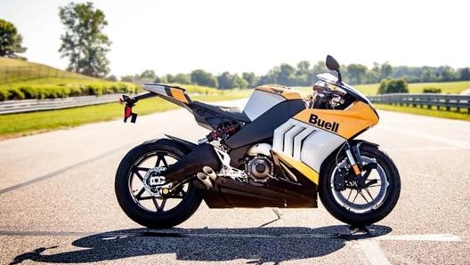 La Hammerhead, una superbike bicilindrica strettamente derivata dalla 1190 RX