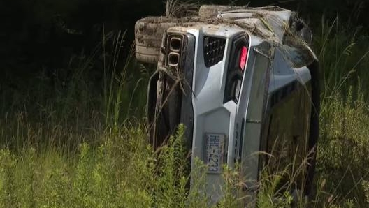 Ecco le condizioni della Chevrolet Corvette Stingray distrutta dopo essere stata venduta (foto witn-tv)