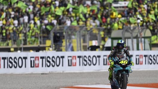 Il giro di onore di Rossi. Getty