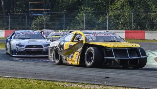 La serie impiega le stock car derivate dalla produzione di serie