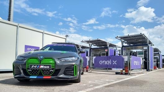 La stazione di ricarica della MotoE con il supporto di Enel X