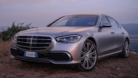 Il frontale imponente della nuova Mercedes Classe S