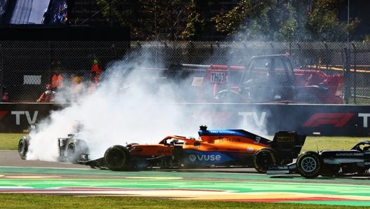 Il contatto Ricciardo-Bottas. Getty