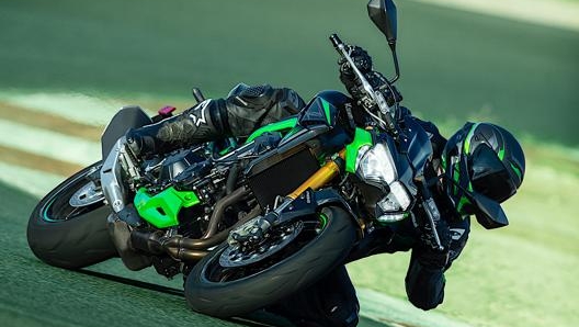 La Kawasaki Z900 SE, la versione più sportiva della gamma Z900