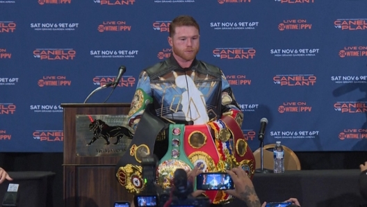 Battendo Caleb Plant, Canelo  diventato il detentore di tutte le sigle mondiali della categoria: "Match complicato, sapevo che sarebbe servita pazienza"