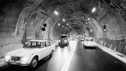 Foto storica dell’inaugurazione del traforo del Monte Bianco