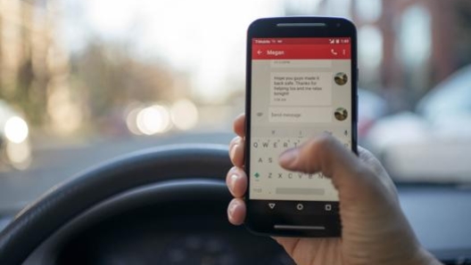 L'utilizzo del cellulare è una causa di distrazione ma non l'unica