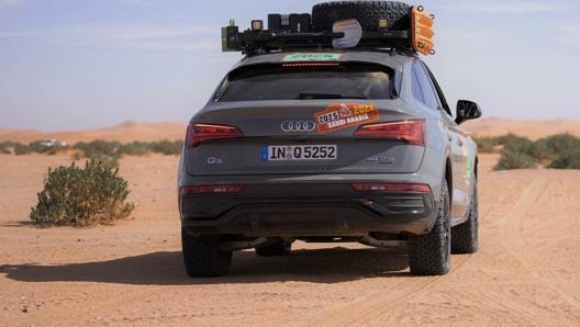 La trazione quattro e il motore da 265 Cv della Q5 45 Tfsi sono un buon compromesso per guidare sulla sabbia