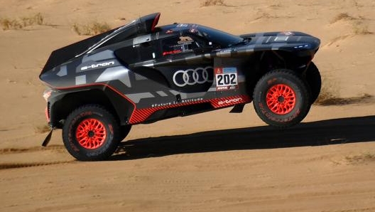 Carlos Sainz in azione alla Dakar. Afp