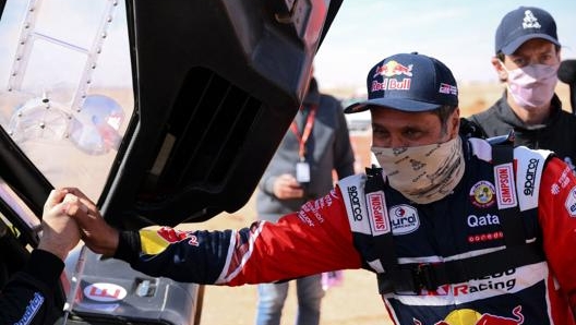 Nasser Al-Attiyah continua ad allungare le distanze sugli inseguitori  e ha sempre più salde le redini della Dakar