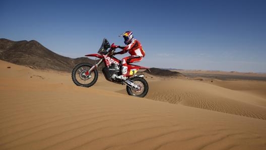 Sam Sunderland ha ormai le redini della Dakar.Epa