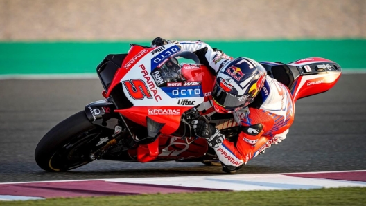 Johann Zarco, 30 anni, in azione durante i test con la Ducati (foto @pramarcracing)