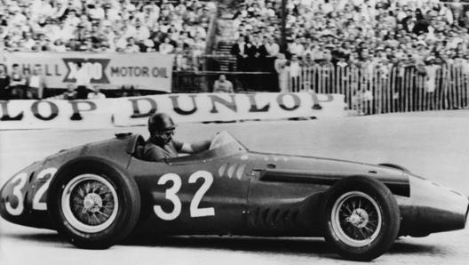 Juan Manuel Fangio in azione sulla Maserati 250F nel GP di Monaco del 1957. Getty