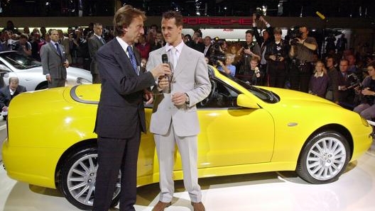 Montezemolo e Michael Schumacher davanti alla Maserati Spider