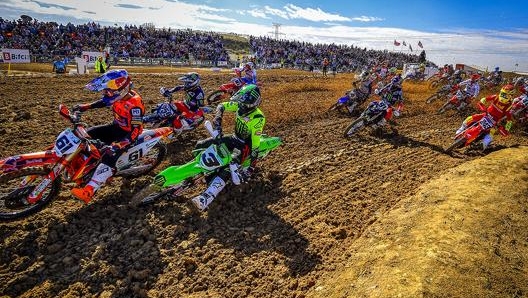 Una partenza del Mondiale Motocross 2021