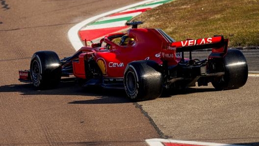 Robert Shwartzman sulla Ferrari SF71H in pista a Fiorano