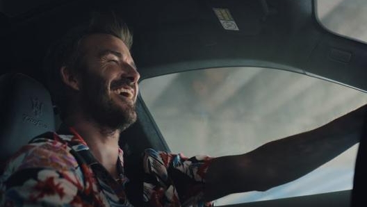 Divertimento a tutto gas: Beckham si rilassa al volante della Maserati