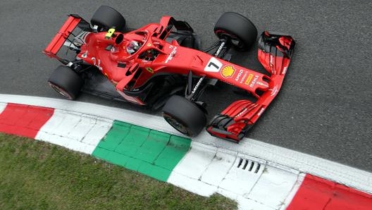 Kimi Raikkonen in azione a Monza 2018 con la SF71H. Lapresse