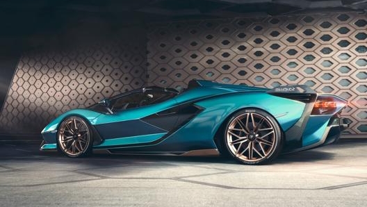 La livrea “blu uranus” creata ad hoc dal Centro stile Lamborghini