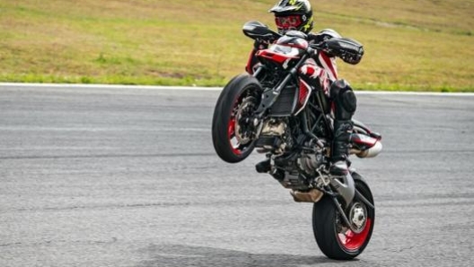 Come la Hypermotard “liscia” anche la Rve è una moto votata al divertimento