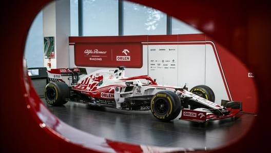 L’Alfa Romeo Racing di Formula 1 col logo per i 111 anni della casa