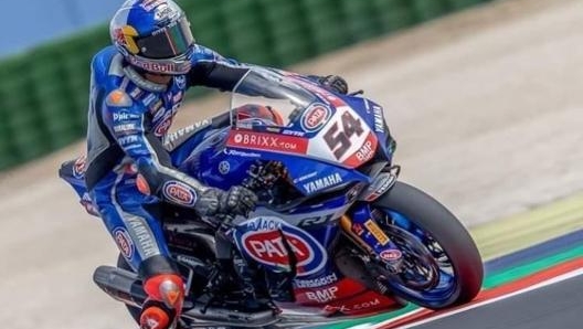 Razgatlioglu in azione con la Yamaha, marchio a cui è legato da 2020 (foto @toprak_tr54)