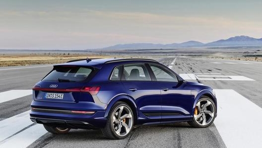 Audi e-tron S, versione da 500 Cv