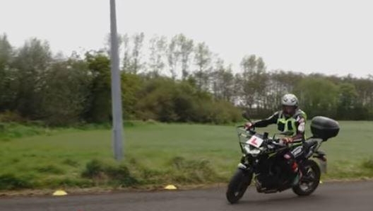 Rea si è detto più preoccupato per la guida in strada che per gli esercizi sui riflessi e la concentrazione (foto YouTube)