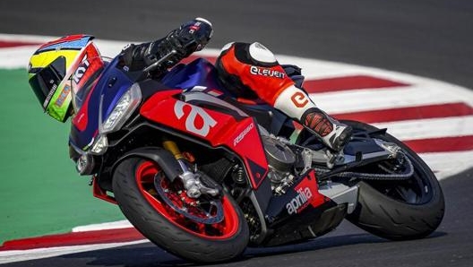 Con 100 Cv e 169 kg a secco l’Aprilia RS 660 punta al massimo divertimento