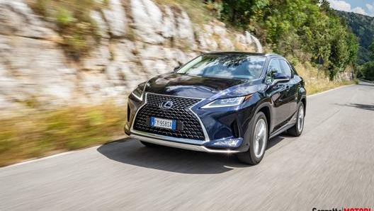 La rinnovata Lexus RX 450h 2020.