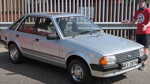 Il prezzo di vendita della Ford Escort Ghia è stato davvero sorprendente dati i 40 anni di età (foto YouTube)