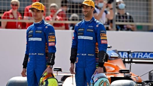 Da sinistra Lando Norris e Daniel Ricciardo, confermati in McLaren nel 2022. Afp