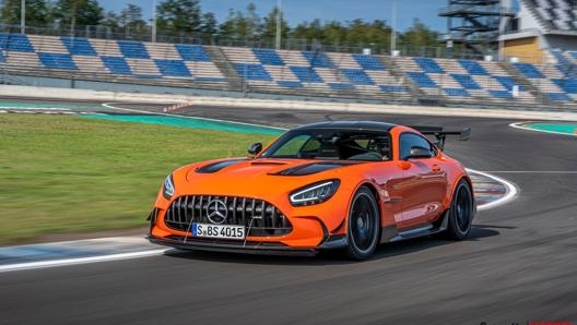 La Amg Gt Black Series sul circuito del Lausitzring