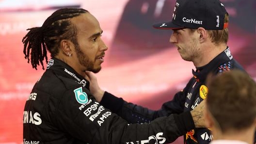 Hamilton e Verstappen alla fine del GP di Abu Dhabi. Getty