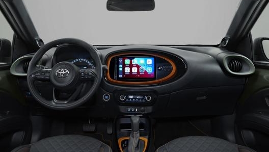 Gli interni con forme tondeggianti sono anche high tech: al top di gamma un display da 9” per l’infotainment