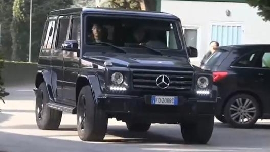 Florenzi al volante del suo Mercedes Classe G (immagini Sky)