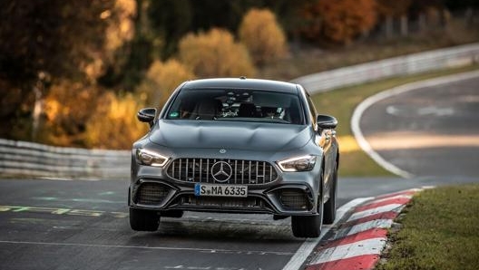 La Mercedes-Amg GT 63 S si è ripresa il record del Nürburgring tra le auto di lusso