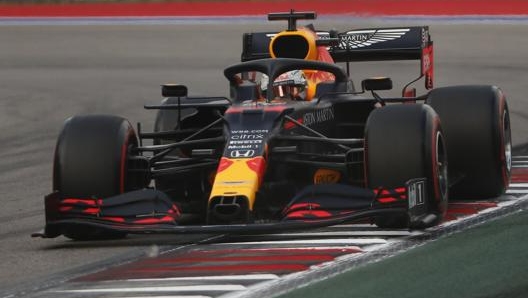 Max Verstappen con la sua Red Bull. AP