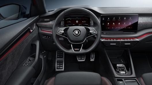 Praticità ed eleganza negli interni della nuova Skoda Octavia RS