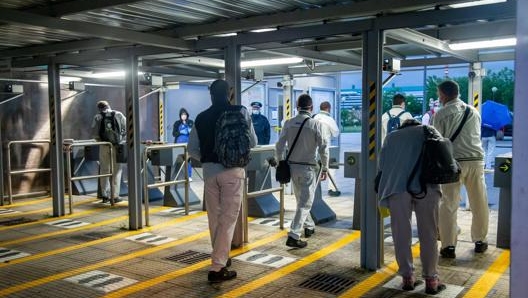 L'ingresso dei lavoratori nello stabilimento di Melfi. Ansa