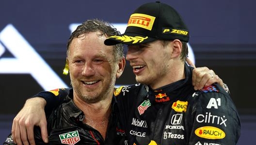 Christian Horner e Max Verstappen in festa sul podio