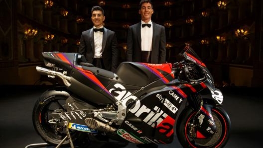 La nuova Aprilia con i due 'tenori' Maverick Vinales e Aleix Espargaro