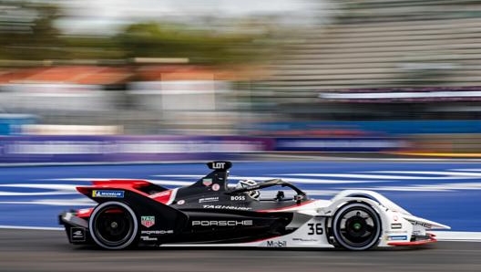 La Porsche di Lotterer in Messico. Epa