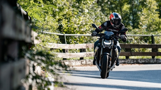 La Bmw S 1000 R sa essere molto confortevole anche in citt, merito di una posizione di guida rilassata