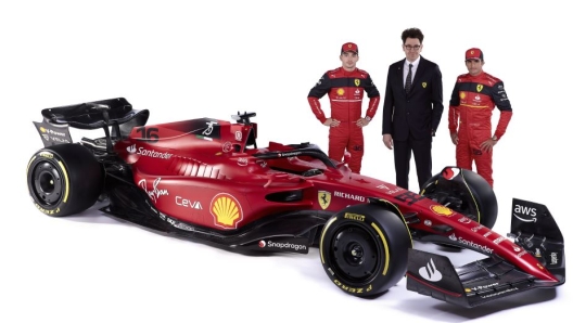 Ferrari F1-75 del 2022 con Binotto Leclerc Sainz