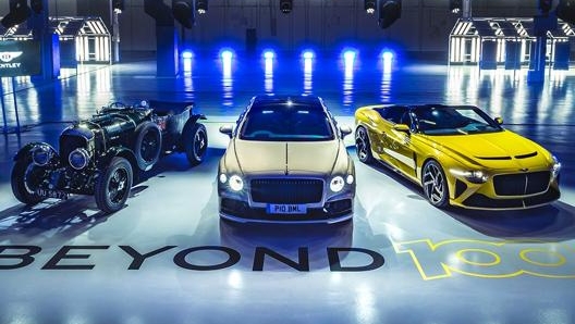 L'evento Beyond100 evidenzia la lunga storia di Bentley e la svolta netta verso l'elettrico