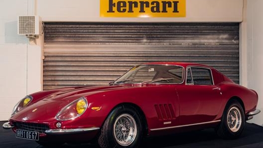 La Ferrari 275 GTB/4 del 1966  assegnata  alla cifra di 2.367.500